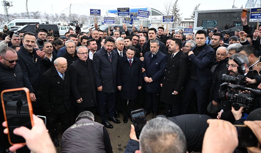 Akın Gürlek, ilk il ziyaretini memleketine yaptı