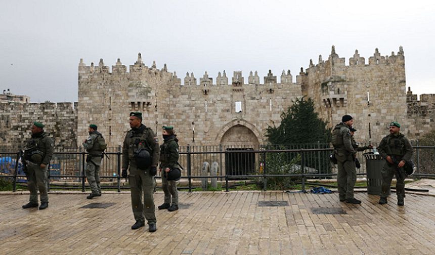 İsrail, Ramazan yaklaşırken Kudüs'e asker yığmaya başladı