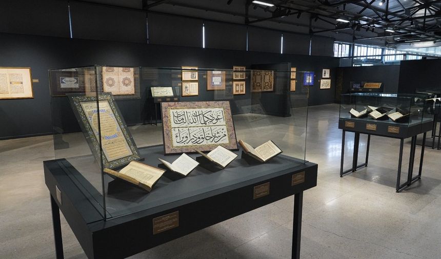 Mukaddes Emanetler ve Ramazaniyyeler sergisi ziyarete açıldı