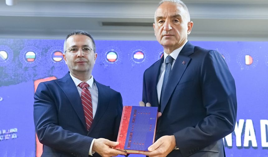 Dünya Dillerinde Türkçe Sözlüğü yayınlandı