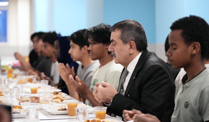 Tekin: Ramazanda çocuklar manevi terbiyeyi derinden hissetti