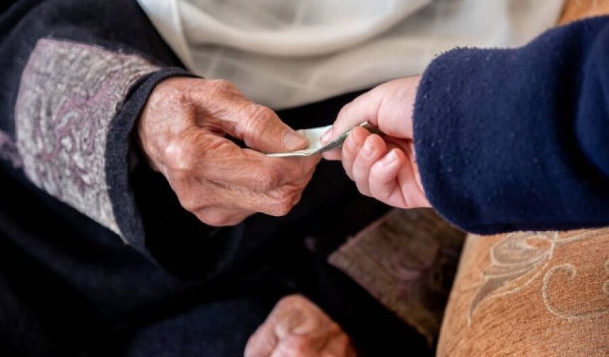 Zekat kişiyi bencillikten, cimrlikten arındırır