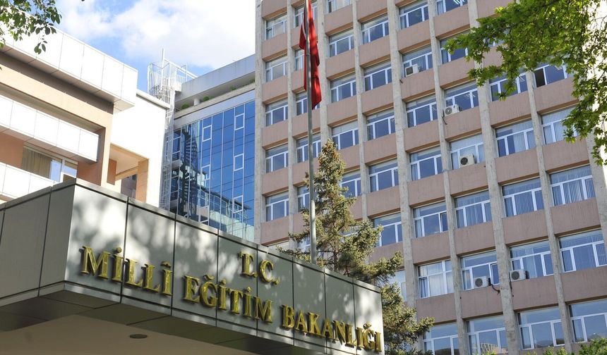 Konsolosluk okullarına devam eden Türkler tespit edilecek