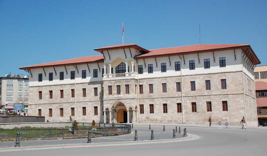 Sivas'ta saldırı imasında bulunan lise öğrencisi yakalandı