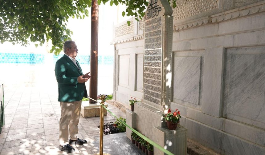 Destici, Nakşibendi Hazretleri'nin türbesini ziyaret etti