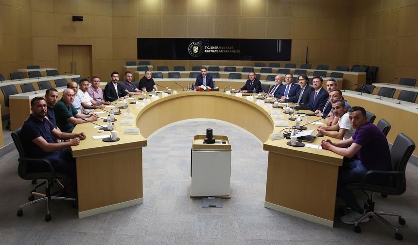 Enerji Bakanı, hak arayışındak maden işçilerini kabul etti