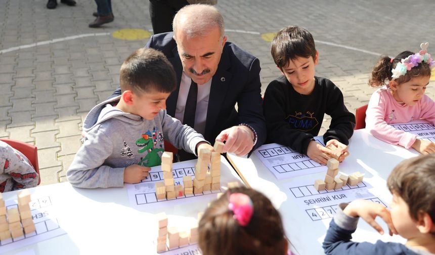 Uyum sürecindeki öğrenciler için okullar açıldı