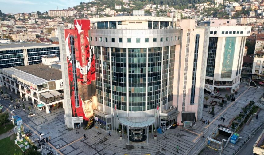 İzmit Belediye Başkanı gözaltına alındı