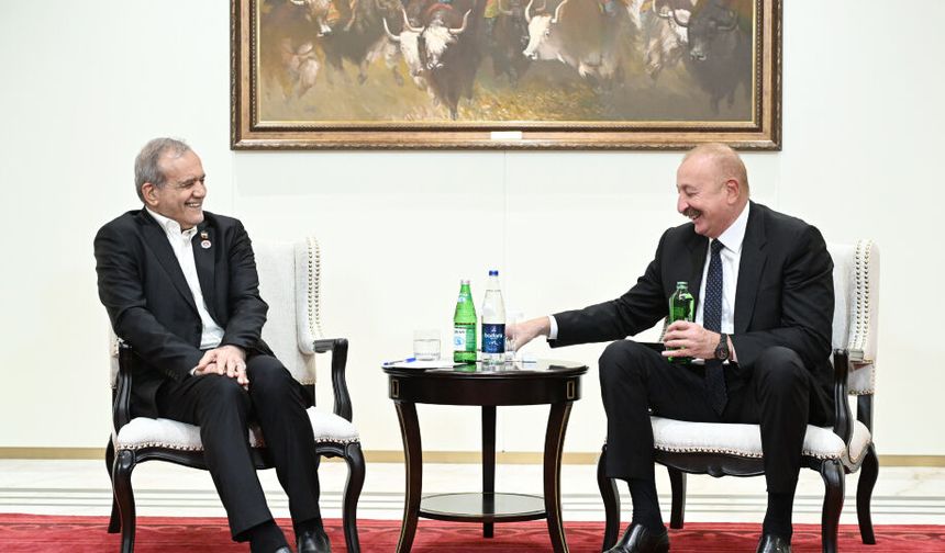 Aliyev ve Pezeşkiyan Türkçe sohbet etti