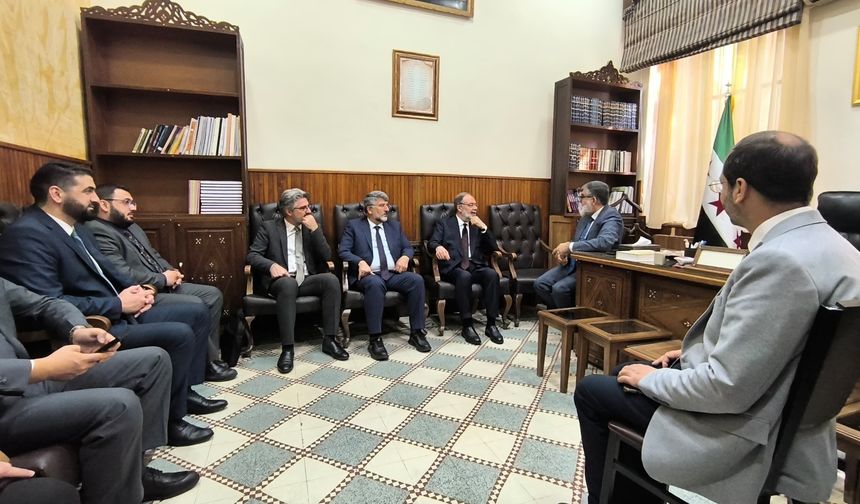 Mehmet Görmez Şeriat Fakültesi'ni ziyaret etti