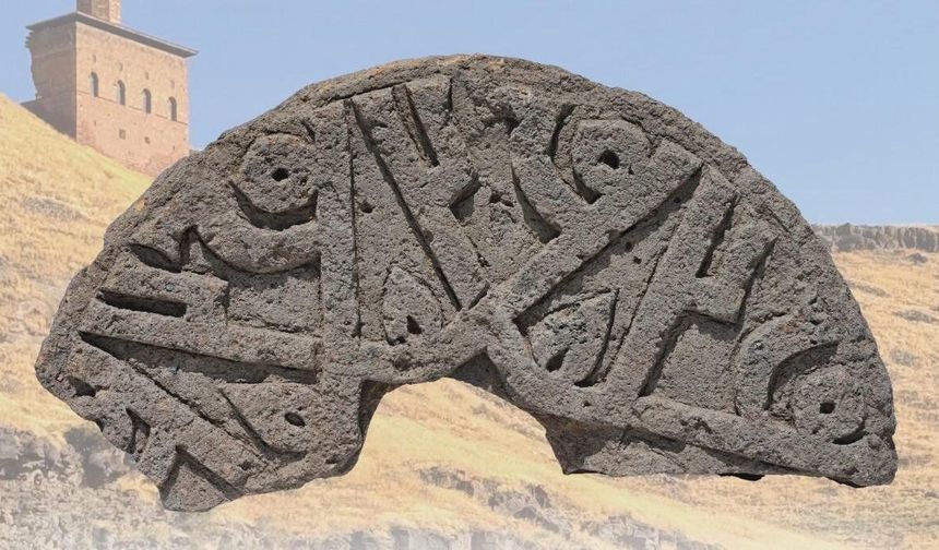 Ani'de Selçuklu döneminden 'Muhammed' yazılı taş bulundu