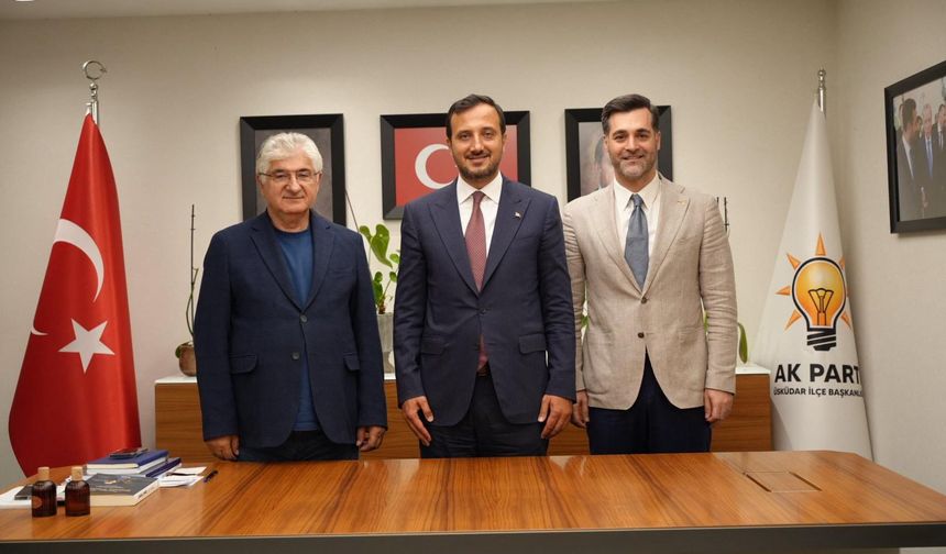 Üsküdar'da 4 belediye meclis üyesi CHP'den AK Parti'ye geçti