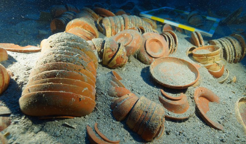 Denizden 2 bin 100 yıllık sofra takımları çıktı