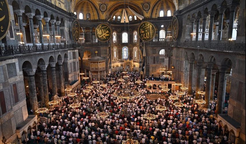 Cuma hutbesinden: Aile en güvenli limandır