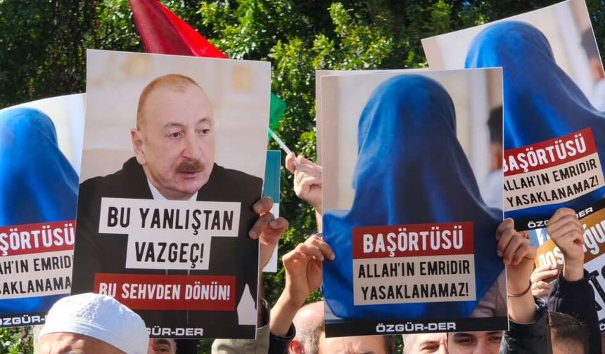 Azerbaycan'daki başörtüsü yasağı İstanbul'da protesto edildi