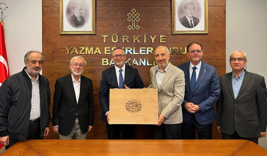 Hattat Mehmet Özçay, mushaf-ı şerifinin aslını vakfetti