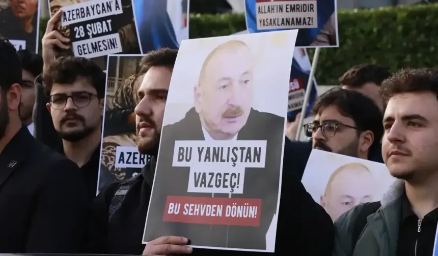 Azerbaycan'dan 7 Türk vatandaşı hakkında daha kırmızı bülten