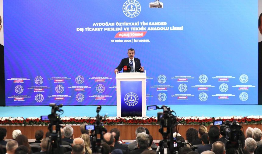 Tekin: İş dünyası postmodern darbeyi destekledi