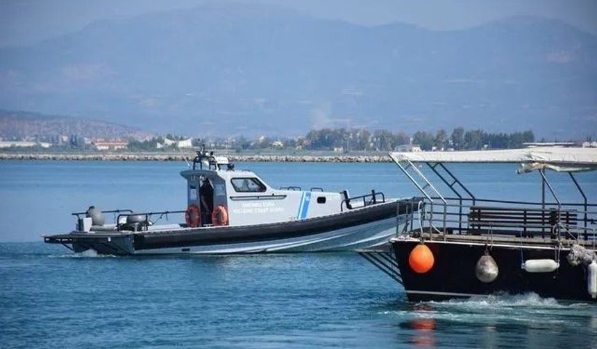 Mülteci teknesi Yunan sahil gemisine çarptı: 6 ölü
