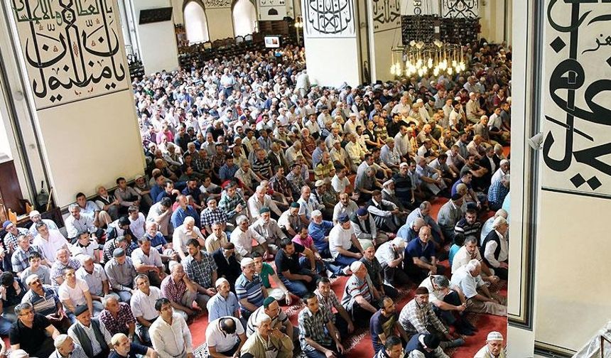 "Bekarlığa veda ve cinsiyet partilerinin dinimizde yeri yok"