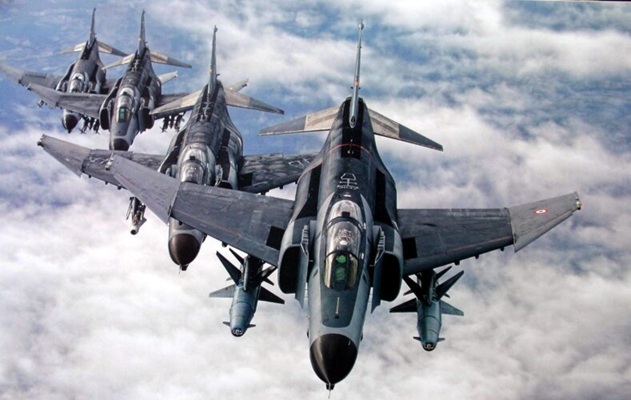 F4 E