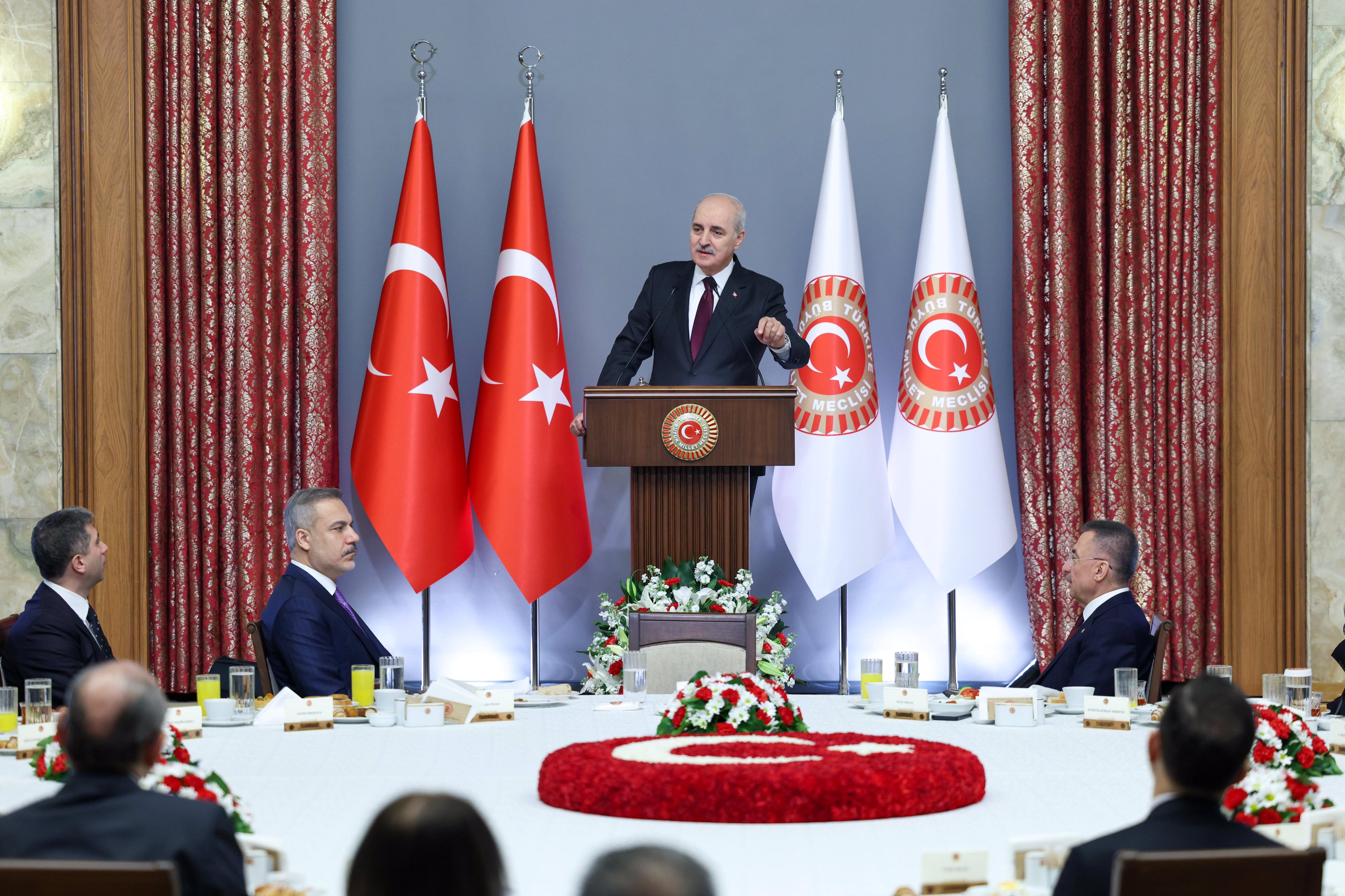 Kurtulmusbuyukelciler-1