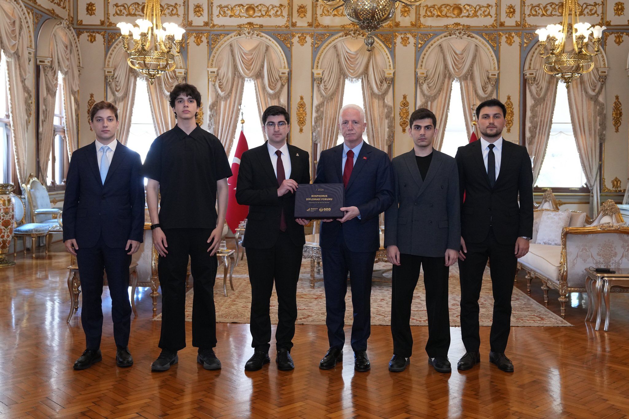 İstanbul Valisi Gül, genç Tayyip Erdoğan'ı kabul etti