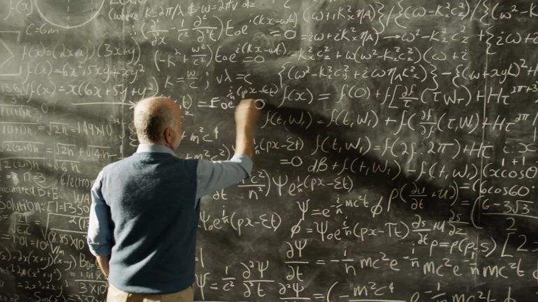 Öğretmenler önlük giymek zorunda olacak