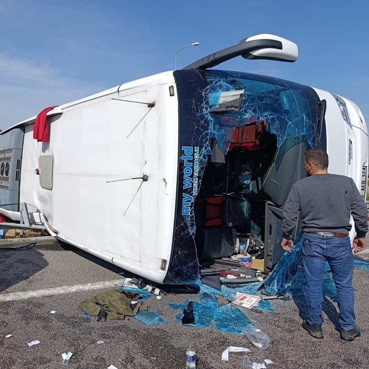 Manisa'da feci kaza: 11 kişi hayatını kaybetti